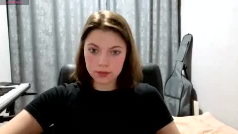 Snapshot of terranaufzinger chatting on June 19, 2026, 9:51 pm Anny Simpson online show from June 19, 2026, 9:51 pm