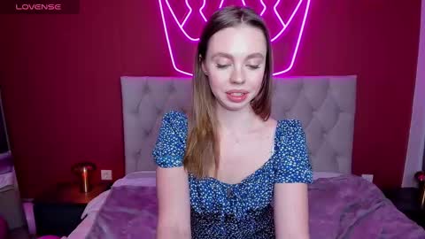 Tessa 3 online show from February 22, 2025, 5:02 am