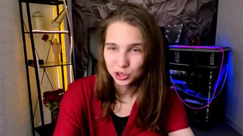 Tessa online show from September 10, 2025, 6:24 am