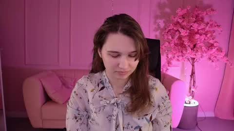 Tessa online show from April 21, 2026, 5:36 am