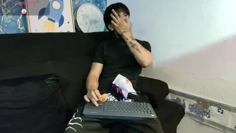 Snapshot of tessarion_black chatting on May 29, 2026, 3:04 am Tessarion online show from May 29, 2026, 3:04 am