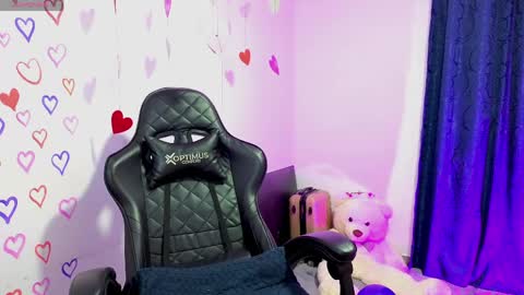 Snapshot of tessawhisnton chatting on April 27, 2026, 1:53 pm Tessy online show from April 27, 2026, 1:53 pm