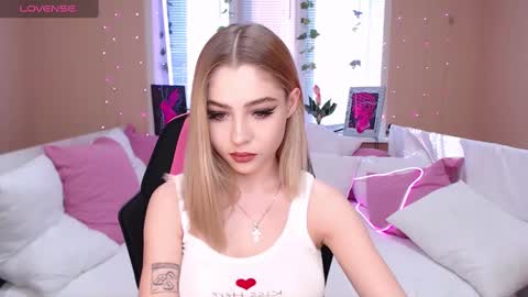 Tessa online show from January 21, 2025, 7:37 am