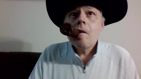 texancigar online show from November 3, 2025, 4:58 am