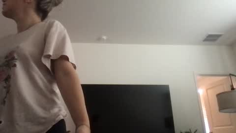 Snapshot of texas_blonde chatting on June 3, 2026, 2:44 pm Daphne Summers online show from June 3, 2026, 2:44 pm