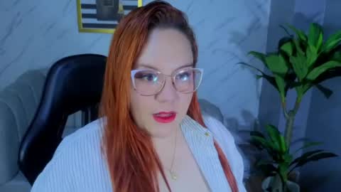 tezzaniut_t online show from April 21, 2026, 8:23 pm