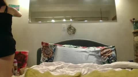 Snapshot of tfeather0532 chatting on July 5, 2026, 5:36 am Tessa online show from July 5, 2026, 5:36 am