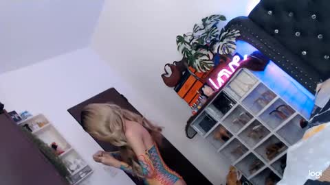 Snapshot of tgirl_adele chatting on March 6, 2025, 3:46 am Itsme tgirlAdele online show from March 6, 2025, 3:46 am