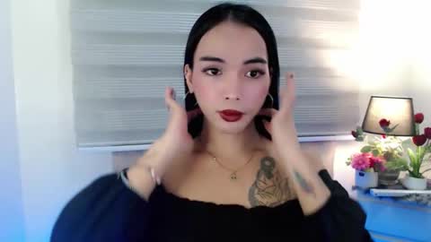 Vanessa online show from December 21, 2025, 1:29 pm