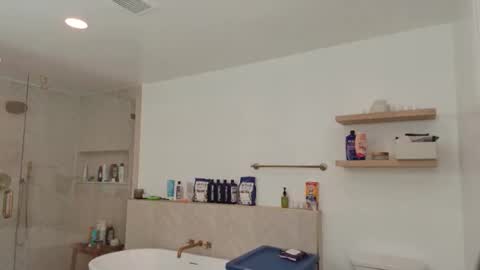 babygirlmami online show from November 28, 2025, 4:31 pm