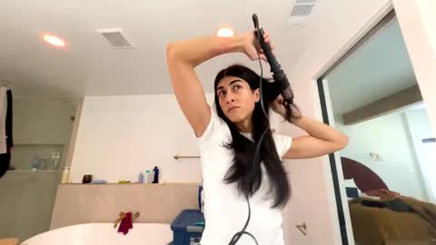 babygirlmami online show from April 1, 2026, 10:07 pm