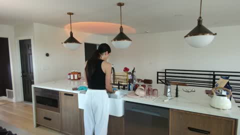 babygirlmami online show from April 22, 2026, 7:26 pm