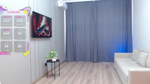 thaibooo online show from April 24, 2026, 4:04 am