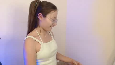  Thalia Anderson  online show from September 14, 2025, 2:54 am