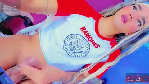 Thalia Girl online show from April 9, 2026, 6:41 am