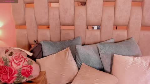 Snapshot of thalia_nichols chatting on June 1, 2026, 11:06 pm Thalia Nichols online show from June 1, 2026, 11:06 pm