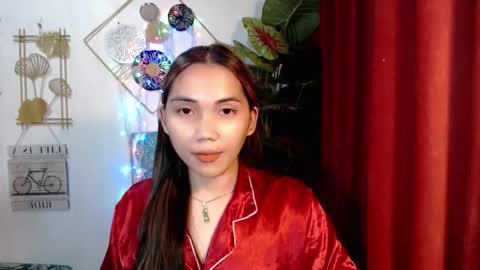 Snapshot of thalia_sunshine chatting on December 17, 2025, 4:35 pm Thalia online show from December 17, 2025, 4:35 pm
