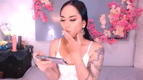 Thalia online show from October 8, 2025, 12:14 pm