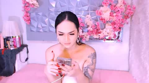 Thalia online show from December 22, 2025, 12:46 pm