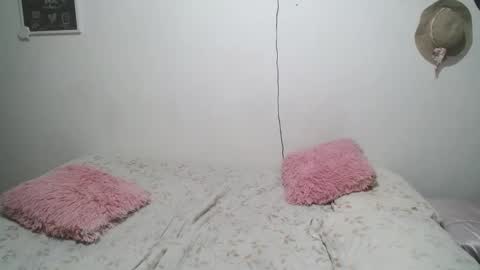 Snapshot of thaliacooper chatting on February 16, 2025, 3:26 am online show from February 16, 2025, 3:26 am