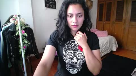 Snapshot of thaliacooper chatting on March 9, 2025, 10:52 pm online show from March 9, 2025, 10:52 pm