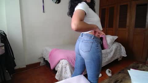 Snapshot of thaliacooper chatting on September 8, 2025, 6:07 pm online show from September 8, 2025, 6:07 pm