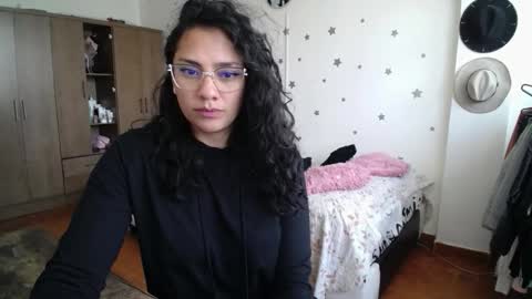 Snapshot of thaliacooper chatting on October 24, 2025, 7:10 pm online show from October 24, 2025, 7:10 pm