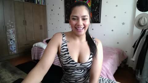 Snapshot of thaliacooper chatting on May 12, 2026, 5:32 pm online show from May 12, 2026, 5:32 pm