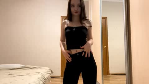 Yumi online show from February 2, 2026, 5:00 pm