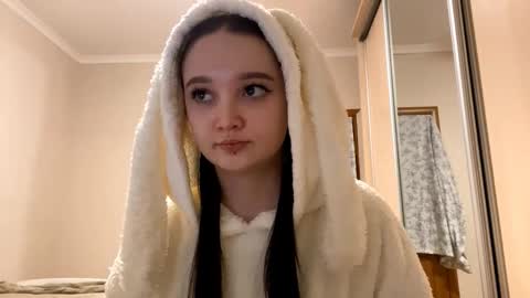 Yumi online show from February 9, 2026, 2:10 pm