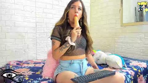 Thalia   online show from October 1, 2025, 8:37 pm