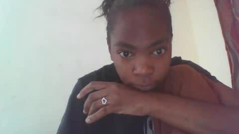 thalyra online show from April 21, 2026, 2:26 am