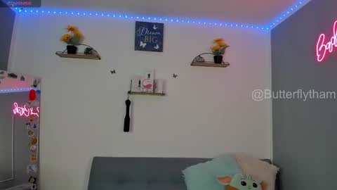 thamara_cooper_ online show from February 14, 2025, 1:13 am