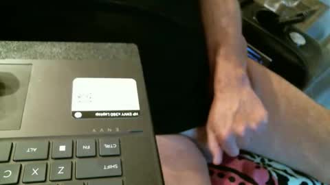 Snapshot of thameslee chatting on December 13, 2024, 2:21 am Thames online show from December 13, 2024, 2:21 am