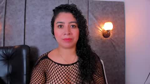 Snapshot of thara_webstter chatting on April 28, 2026, 11:37 am thara webstter online show from April 28, 2026, 11:37 am