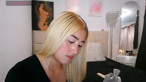 Snapshot of thatgirl2003 chatting on June 8, 2026, 8:42 pm online show from June 8, 2026, 8:42 pm