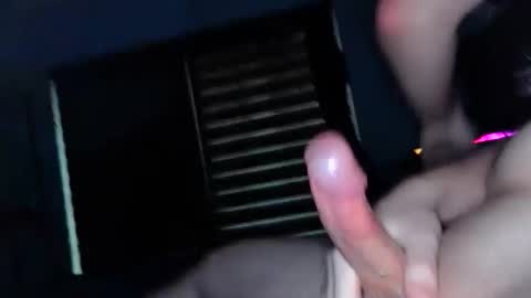 thathotguyxxx online show from December 1, 2024, 9:15 pm