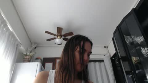 Snapshot of thayanizreal chatting on April 18, 2026, 10:41 am thayanizreal online show from April 18, 2026, 10:41 am