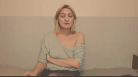 Eva online show from November 4, 2025, 11:04 pm