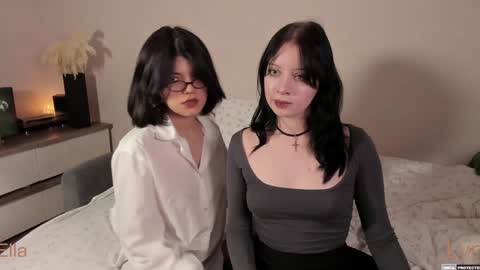 EllaLyn online show from December 8, 2024, 8:58 pm