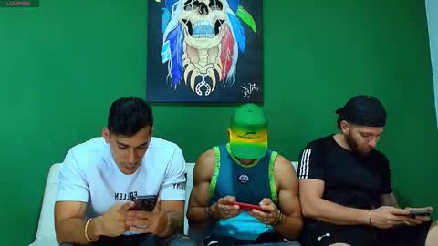 SCOTT  THEO  KAMERON  GENDERSON online show from September 17, 2025, 2:35 am