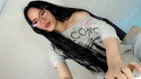 the_horny_bella online show from April 18, 2026, 1:15 pm