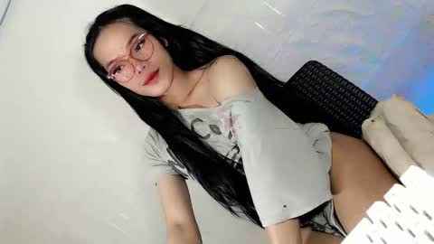 the_horny_bella online show from April 21, 2026, 12:11 pm