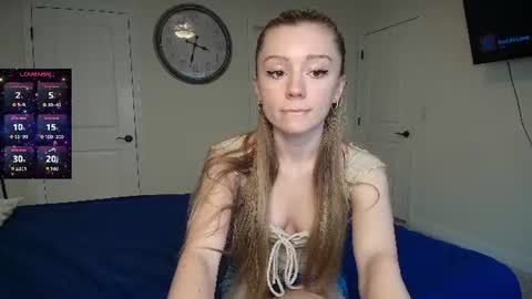 Snapshot of the_hotties chatting on July 16, 2026, 9:32 pm the_hotties online show from July 16, 2026, 9:32 pm