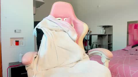 IGAleja queen1 online show from December 20, 2025, 3:52 pm