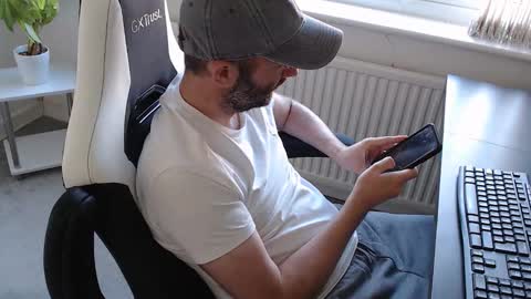 Snapshot of the_sensual_masturwait chatting on September 9, 2025, 8:03 am the_sensual_masturwait online show from September 9, 2025, 8:03 am