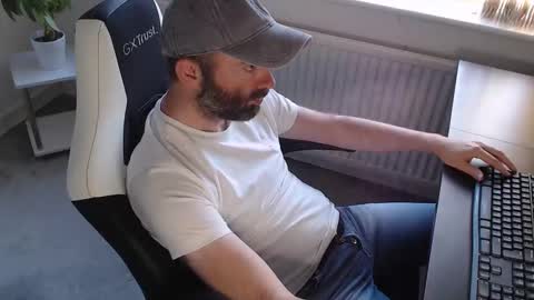 Snapshot of the_sensual_masturwait chatting on September 22, 2025, 5:26 pm the_sensual_masturwait online show from September 22, 2025, 5:26 pm