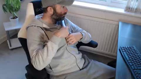 Snapshot of the_sensual_masturwait chatting on September 25, 2025, 6:17 am the_sensual_masturwait online show from September 25, 2025, 6:17 am