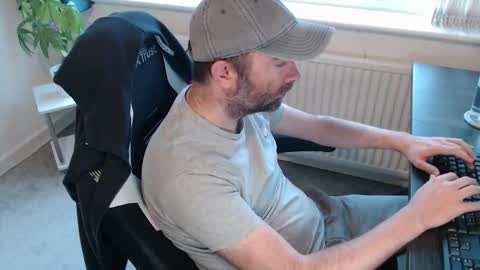 Snapshot of the_sensual_masturwait chatting on October 8, 2025, 7:06 am the_sensual_masturwait online show from October 8, 2025, 7:06 am