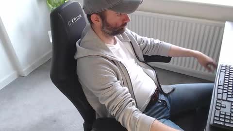 Snapshot of the_sensual_masturwait chatting on November 1, 2025, 9:22 am the_sensual_masturwait online show from November 1, 2025, 9:22 am